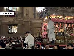 Sant'Agata, la salita dei Cappuccini al passo e senza le candelore