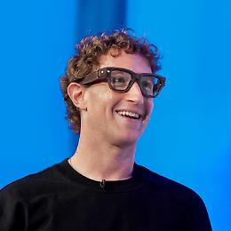 Facebook compie 22 anni: Zuckerberg condivide l'interfaccia originale del social