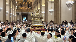 Sant'Agata, l&rsquo;alba dei devoti e la lunga processione: Catania riabbraccia la sua Patrona 