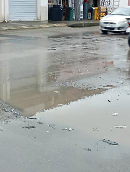 Vittoria, manto stradale pericoloso dopo un incidente in prossimit&agrave; del mercato dei Fiori