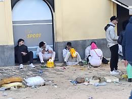 Sant'Agata, la stanchezza dei devoti sfiancati dalla lentezza della processione: fotogallery