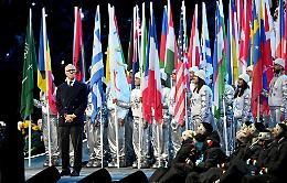 Cerimonia d'apertura, Malag&ograve; loda lo spettacolo: &laquo;Orgoglio italiano&raquo;