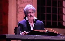 I promessi sposi in scena al Teatro Vitaliano Brancati: tra destino e commedia umana