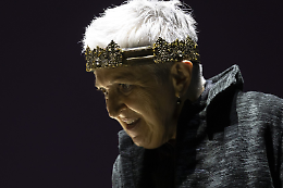 Maria Paiato e il genio cattivo di Riccardo III: Shakespeare al Teatro Biondo