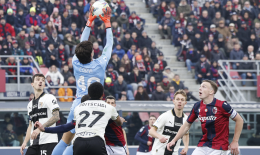 Ordo&ntilde;ez al 95' beffa il Bologna al Dall'Ara: Parma vola, rossobl&ugrave; in crisi