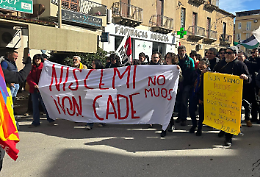 Niscemi non cade: manifestazione contro l'abbandono e i lavori del Muos