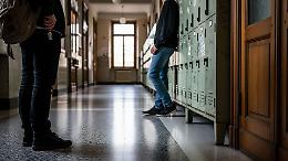 Coltelli tra i banchi: il nuovo volto del bullismo nelle scuole siracusane