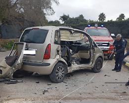Vittoria, grave incidente stradale a Salm&egrave;: una persona trasportata in elicottero a Catania