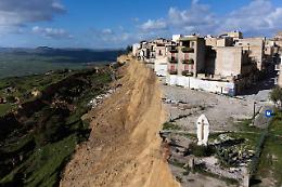 Niscemi, l'inchiesta entra nel vivo: gioved&igrave; la task force della Procura sul fronte della frana