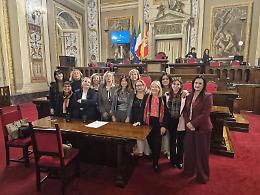 Quote rosa, anche la Sicilia si adegua al resto d'Italia. Dalle prossime elezioni il 40% delle giunte sar&agrave; composto da donne