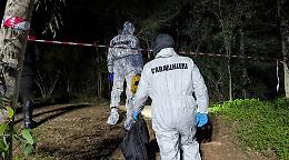 Trovato sepolto il cadavere di una donna scomparsa, il figlio: &laquo;Ho sotterrato io il corpo&raquo; 