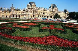 Il Louvre travolto da una catena di guai: dopo il furto da "film" ecco cos'altro &egrave; accaduto