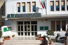 Tensione al liceo scientifico di Ragusa: studente aggredisce un collaboratore scolastico