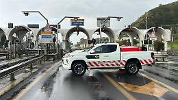 Fortissime raffiche di vento e pioggia, autostrada A18 tra Giarre e Messina chiusa e poi riaperta