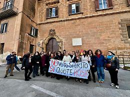 Quote rosa e legge sugli enti locali, protesta davanti all'Ars: &laquo;Nessun colpo di mano sulla rappresentanza di genere&raquo;