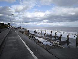 Il ciclone Harry, l'abusivismo sulle spiagge e la soluzione delle barriere a mare: una proposta radicale per la ricostruzione