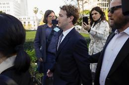 A Los Angeles il processo ai social media con Zuckerberg in Tribunale: cosa rischia il multimiliardario
