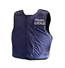 Ragusa, la polizia locale con bodycam e spray urticante