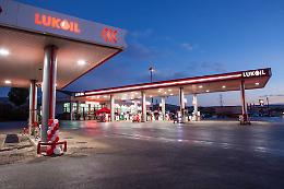 La Isab di Priolo "molla" di nuovo Lukoil: rifornimenti bloccati per cinque giorni, in bilico la benzina di mezza Sicilia