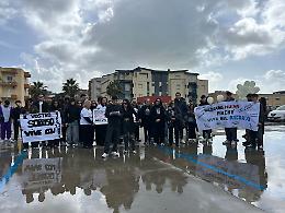 Vite spezzate sull'asfalto: studenti e famiglie in piazza per dire basta