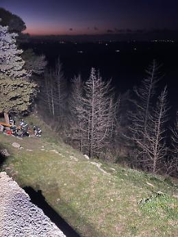Monterosso, finisce in un dirupo: 45enne salvata dai vigili del fuoco