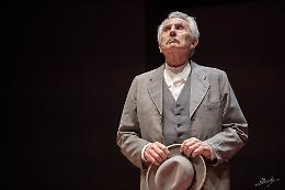 Ragusa, l'eclettico Pippo Pattavina porta in scena "Il piacere dell'onest&agrave;" di Pirandello