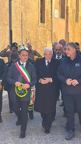 Mattarella a Niscemi, la visita (a sorpresa) che d&agrave; speranza alla citt&agrave; ferita dalla frana 
