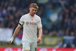 Reazione furiosa per il rigore negato, moglie accoltella il marito a Napoli