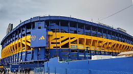 Frode (ai danni dei calciatori) e riciclaggio: il campionato si ferma per un turno