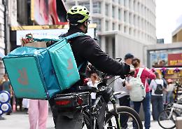 Deliveroo come Glovo: indagine per caporalato sui rider e commissarimento