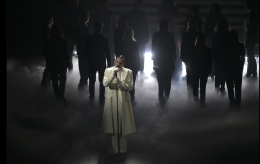 "Perdutamente", l'omaggio da brivido di Achille Lauro ai ragazzi di Crans Montana