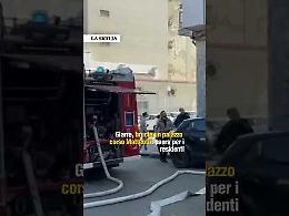 Giarre, brucia un palazzo in corso Matteotti: diversi intossicati, paura per i residenti di alcuni appartamenti