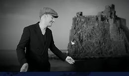 Capitale della Cultura, Parmitano e Fiorello "lanciano" il dossier: &laquo;Alziamo lo sguardo verso qualcosa pi&ugrave; grande di noi che &egrave; Catania&raquo;