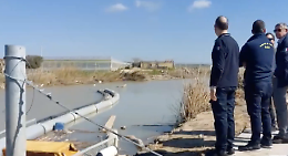 Acate, sul fiume Dirillo attiva la prima barriera mangia plastica in Sicilia
