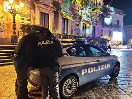 In trasferta da Gela al Carnevale di Acireale fanno i furbi: senza ticket minacciano lo steward 