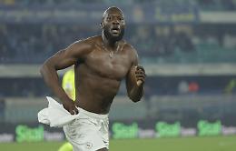 Lukaku salva il Napoli all'ultimo respiro: Verona ko al 96'