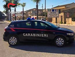 Acate, viola i domiciliari e gira in scooter senza patente: 32enne torna in carcere