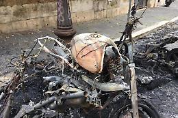 Attentato incendiario: bruciata la moto di un commerciante, aperta un'inchiesta