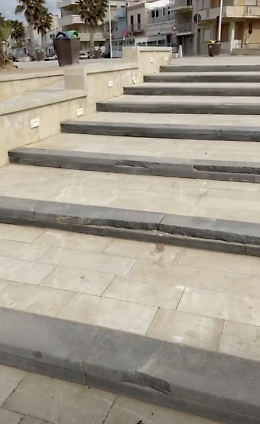 Scoglitti, Scuderi denuncia: "Amministrazione approssimativa, fanno rimuovere la sabbia e causano danni al lungomare"