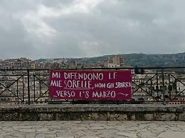 Giornata della donna, a Modica lo striscione che fa discutere