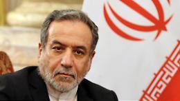 Araghchi: &laquo;Gli Stati Uniti si pentiranno amaramente&raquo; dopo l'affondamento della fregata iraniana Dena
