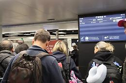 Allarme a Dubai: l'aeroporto sospende tutte le operazioni dopo l'intercettazione di un oggetto