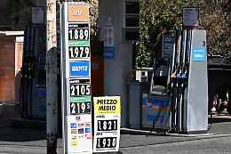 Caro carburante, come funziona e cosa cambia con il meccanismo delle "accise mobili": quanto si risparmia alla pompa