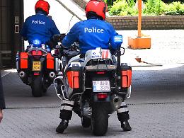 Esplosione davanti alla sinagoga di Liegi nella notte: vetrata principale distrutta, sindaco parla di atto antisemita