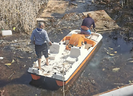 Marina di Modica, il gesto solitario di un imprenditore per salvaguardare il laghetto della frazione