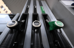  La benzina torna a superare 1,8 euro in autostrada: medaglia di bronzo per la Sicilia con 2,051 euro