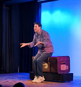 "Sana follia": risate e intrighi per un testamento che scuote il borgo