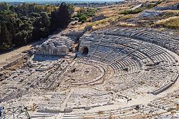 A Siracusa il plenipotenziario della cultura "smezza" i biglietti: cos&igrave; il Parco archeologico diventa un affare