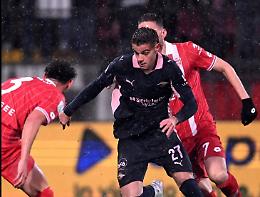 Il Palermo torna sulla Terra, perch&eacute; il tris del Monza allontana la serie A diretta