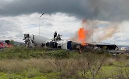 Camion si ribalta e va a fuoco sulla Vittoria-Catania